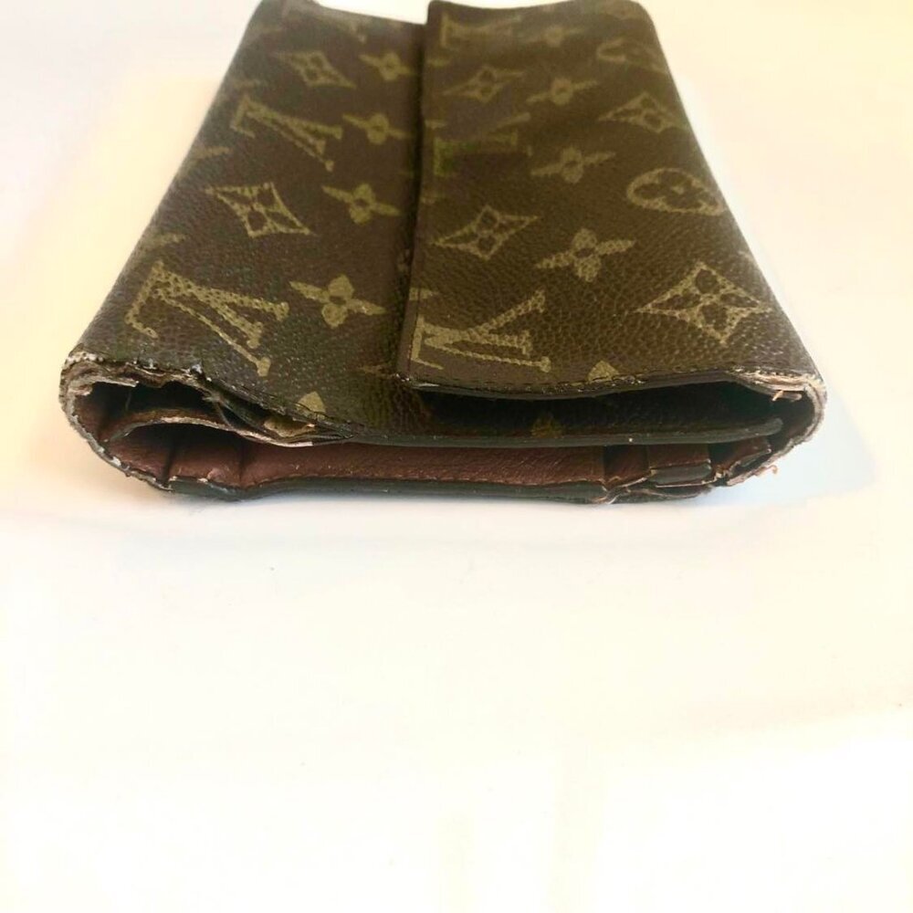 LOUIS VUITTON Vintage LV Monogram Canvas Bifold Wallet Made in France MSRP $800 - Picture 13 of 16